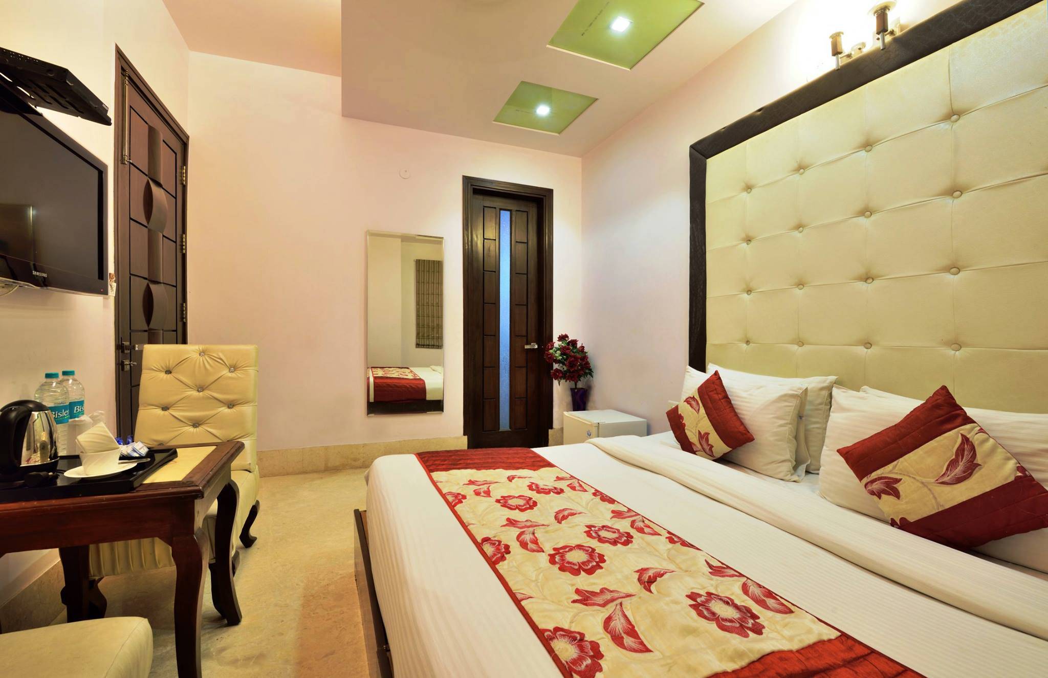 In-house dining café at Hotel Taksh Inn