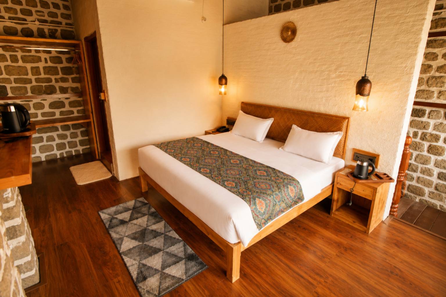 Prince Duplex Suite, The Lake Heritage